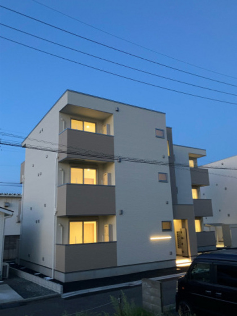 2025年9月完成　オートロック　宅配ボックス付き