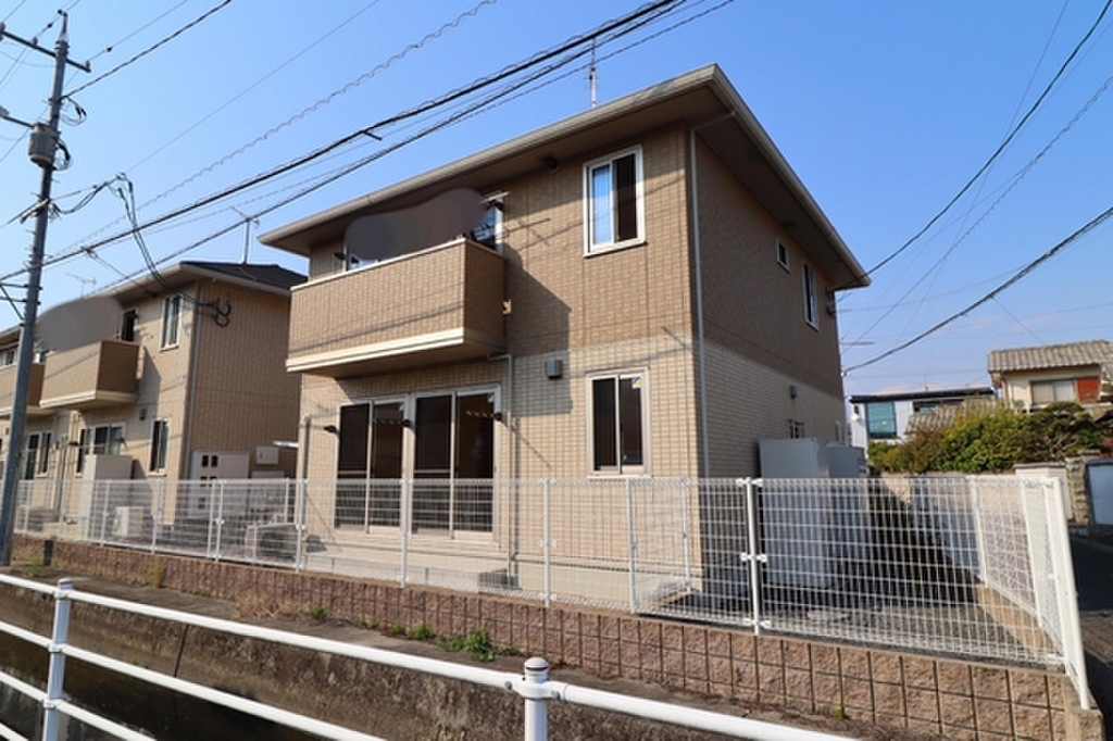 高島駅徒歩13分　ペット可　オール電化物件です！