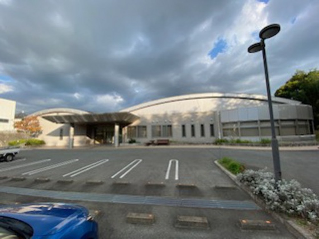 (18/18) 図書館 (18/18) 図書館