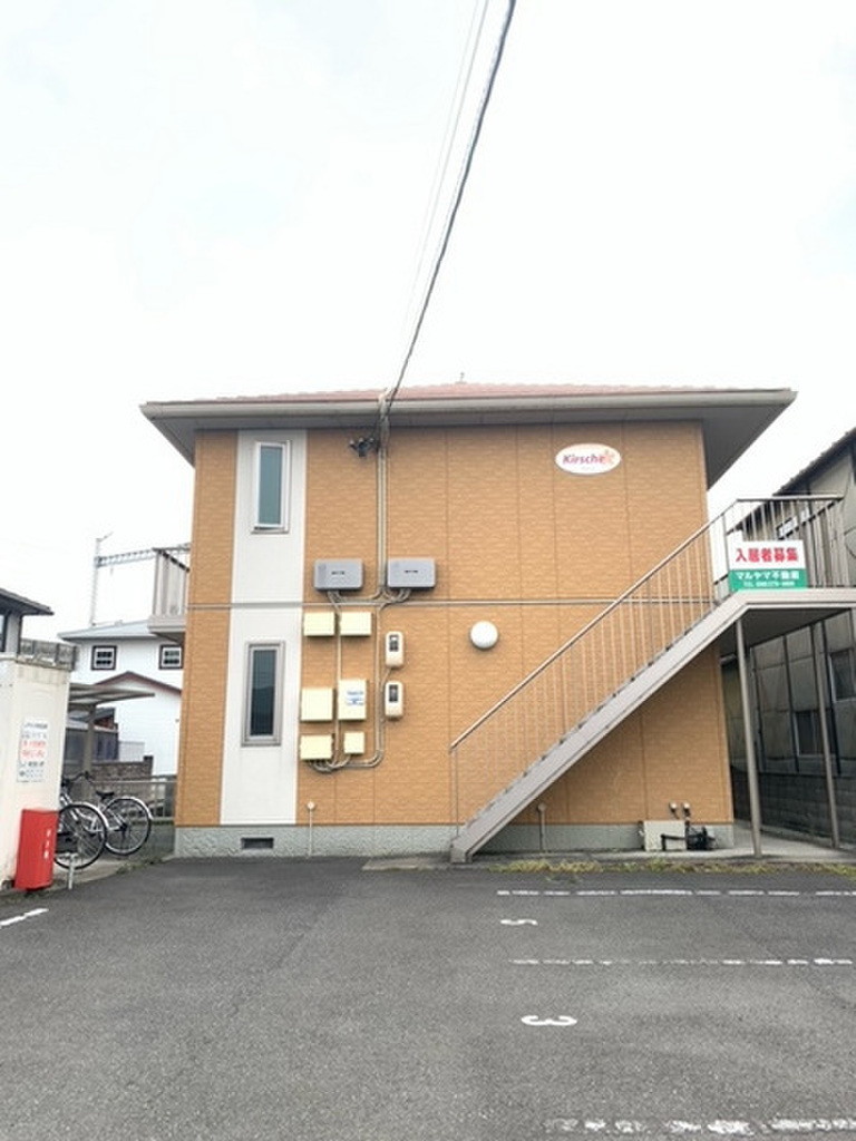 駐車場1台無料　ペット飼育可能　ネット使用料無料