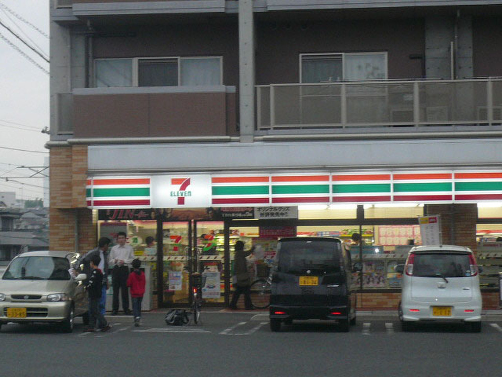 (22/27) コンビニ