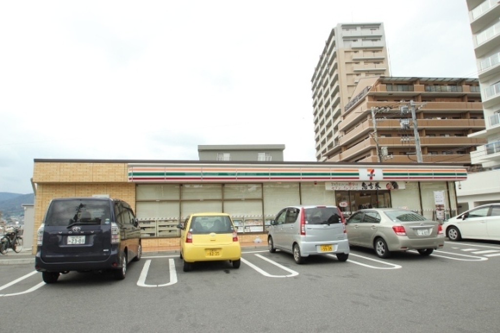 (22/27) コンビニ