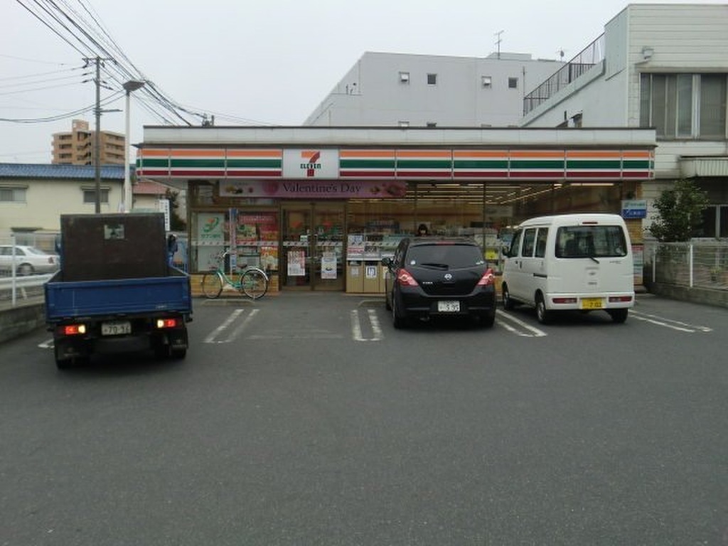 (22/27) コンビニ