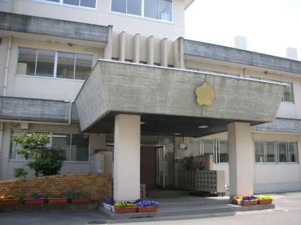 (33/34) 伴小学校 (33/34) 伴小学校