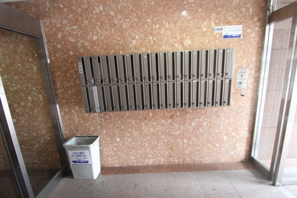 エールマンスリー東白島 壱番館 2DK 郵便ポスト