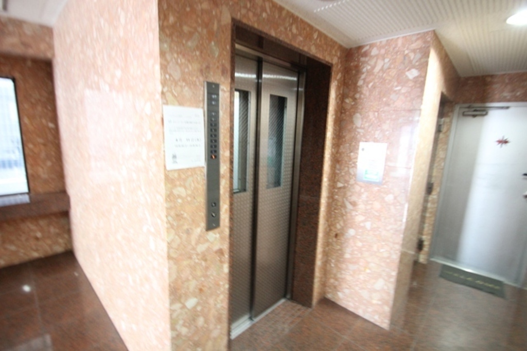 エールマンスリー東白島 壱番館 2DK エレベーター