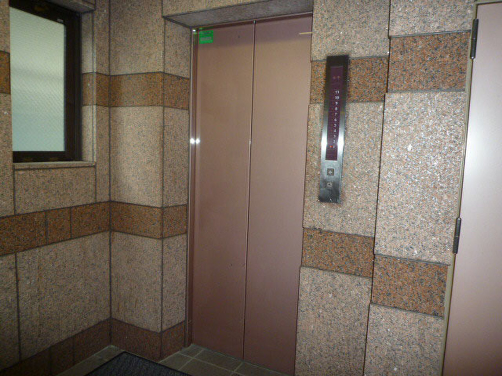 エールマンスリー平和公園西 1K エレベータ