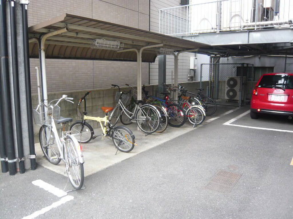 エールマンスリー段原 壱番館 2LDK 駐輪場