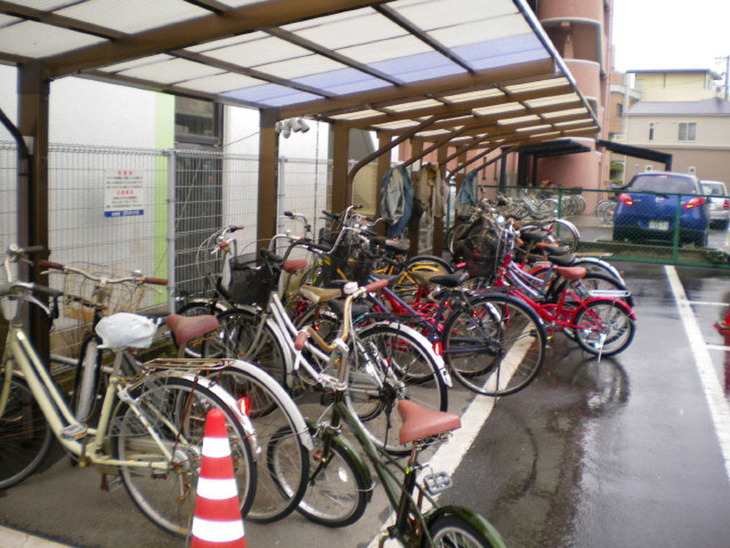 エールマンスリー横川 七番館 1K 駐輪場